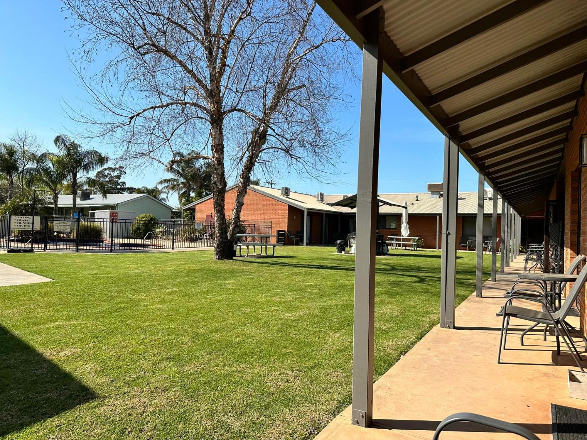 Ashleigh Court Motor Inn Mulwala Extérieur photo